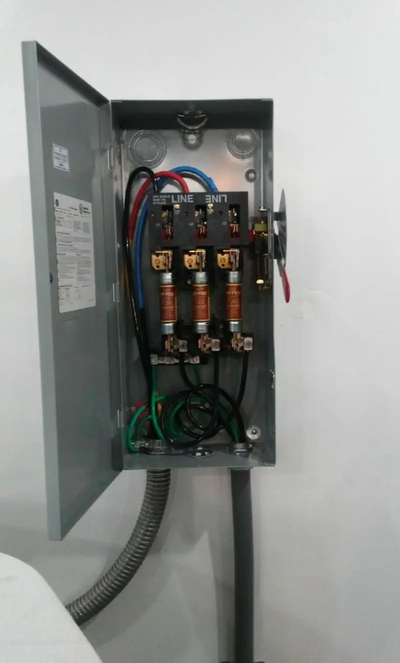 Three-phase disconnect switch installed for Smoke Detector Installation in Orinda